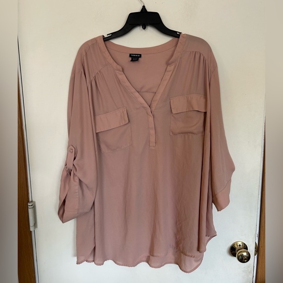 Torrid size 4 harper, pinky mauve, colored blouse with roll tabs  sleeves - Picture 1 of 6